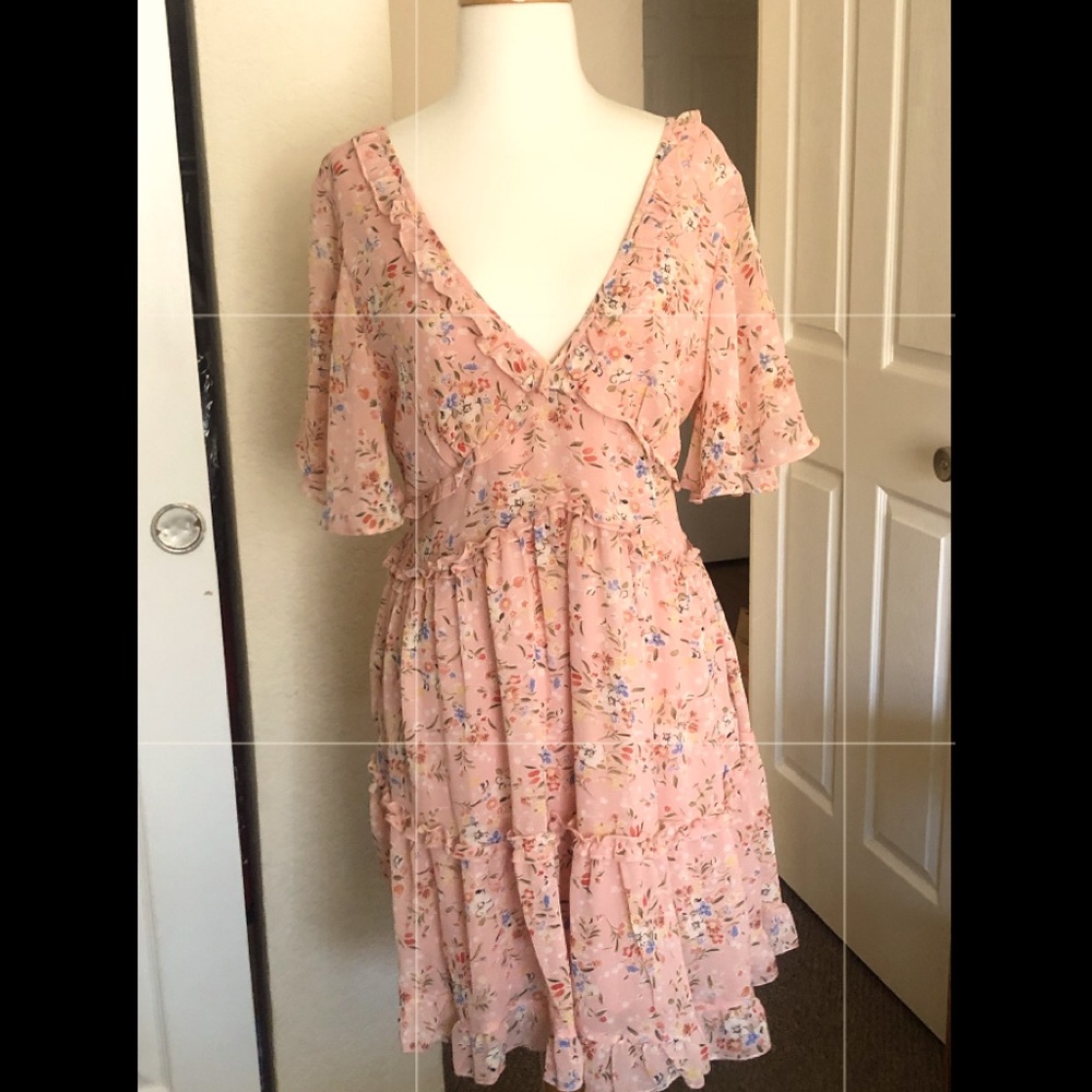 Like new beautiful Summer/Spring dress! Worn once